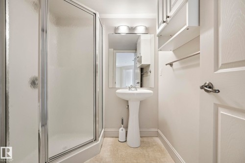 213 13005 140 Avenue, Edmonton, AB - Indoor Photo Showing Bathroom