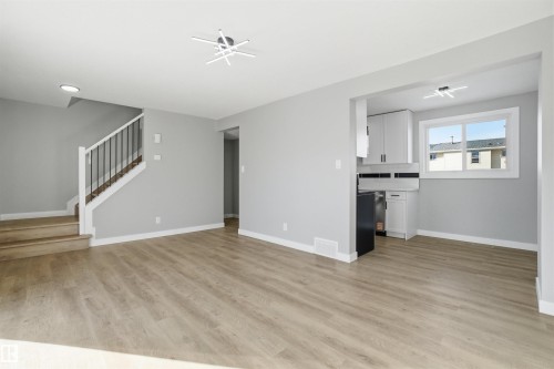 225 Harrison Drive, Edmonton, AB - Indoor Photo Showing Kitchen