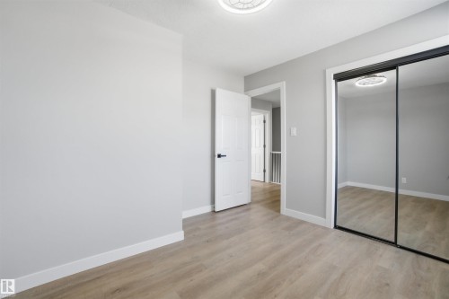 225 Harrison Drive, Edmonton, AB - Indoor Photo Showing Other Room