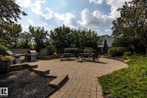 911 10883 Saskatchewan Drive, Edmonton, AB - Outdoor