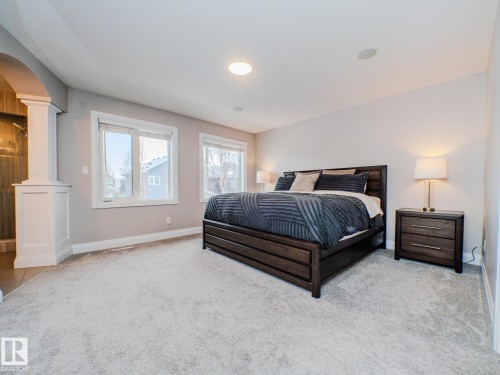 2611 Blue Jay Close, Edmonton, AB - Indoor Photo Showing Bedroom