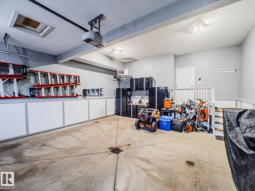 2611 Blue Jay Close, Edmonton, AB - Indoor Photo Showing Garage