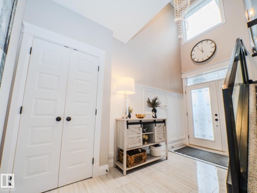 2611 Blue Jay Close, Edmonton, AB - Indoor Photo Showing Other Room