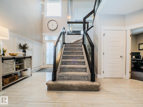 2611 Blue Jay Close, Edmonton, AB - Indoor Photo Showing Other Room