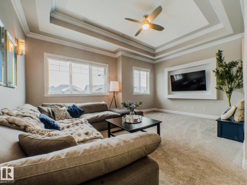 2611 Blue Jay Close, Edmonton, AB - Indoor Photo Showing Living Room