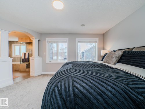 2611 Blue Jay Close, Edmonton, AB - Indoor Photo Showing Bedroom