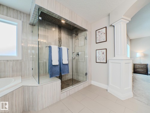 2611 Blue Jay Close, Edmonton, AB - Indoor Photo Showing Bathroom
