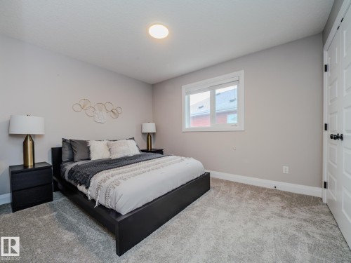 2611 Blue Jay Close, Edmonton, AB - Indoor Photo Showing Bedroom