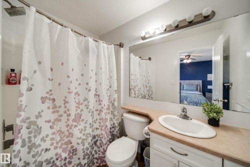 3716 160A Avenue, Edmonton, AB - Indoor Photo Showing Bathroom