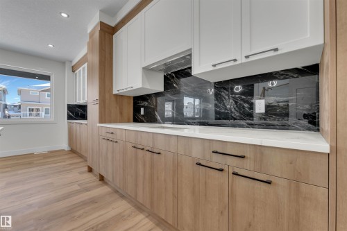 207 Basin Court, Leduc, AB - Indoor Photo Showing Kitchen