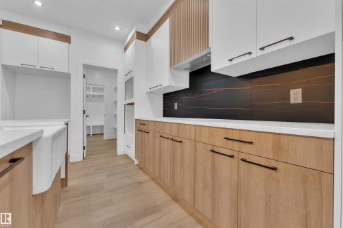 209 Basin Court, Leduc, AB - Indoor Photo Showing Kitchen