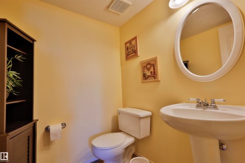 1467 Grant Way, Edmonton, AB - Indoor Photo Showing Bathroom