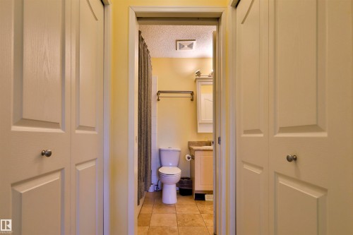 1467 Grant Way, Edmonton, AB - Indoor Photo Showing Bathroom