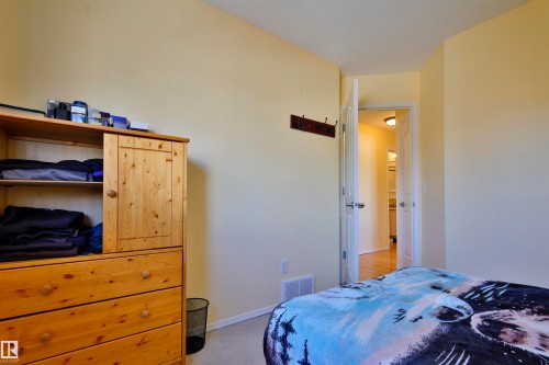 1467 Grant Way, Edmonton, AB - Indoor Photo Showing Bedroom