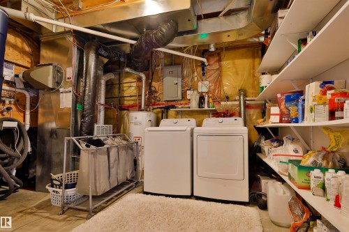 1467 Grant Way, Edmonton, AB - Indoor Photo Showing Laundry Room