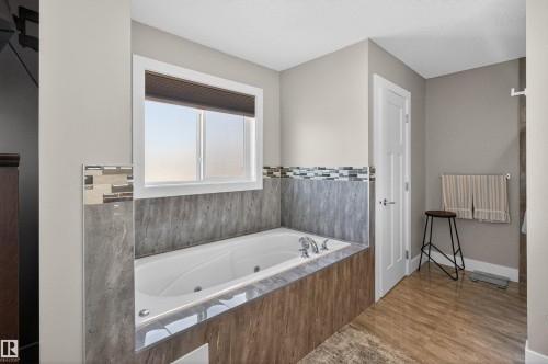 207 Bremner Crescent, Fort Saskatchewan, AB - Indoor Photo Showing Bathroom