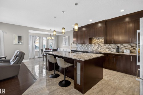 207 Bremner Crescent, Fort Saskatchewan, AB - Indoor Photo Showing Kitchen With Upgraded Kitchen