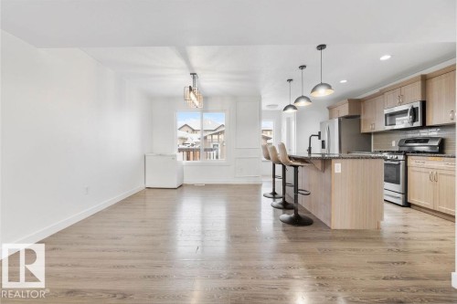 221 Cy Becker Blvd, Edmonton, AB - Indoor Photo Showing Kitchen