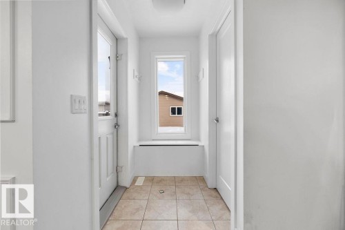221 Cy Becker Blvd, Edmonton, AB - Indoor Photo Showing Other Room