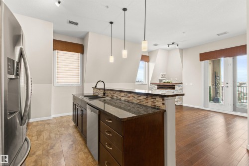 425 6083 Maynard Way, Edmonton, AB - Indoor Photo Showing Kitchen With Double Sink With Upgraded Kitchen