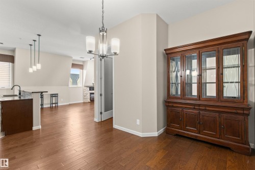 425 6083 Maynard Way, Edmonton, AB - Indoor Photo Showing Kitchen