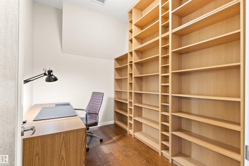 425 6083 Maynard Way, Edmonton, AB - Indoor Photo Showing Office