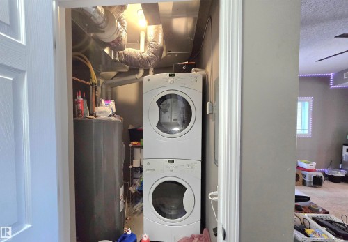 24 6520 2 Avenue Sw, Edmonton, AB - Indoor Photo Showing Laundry Room