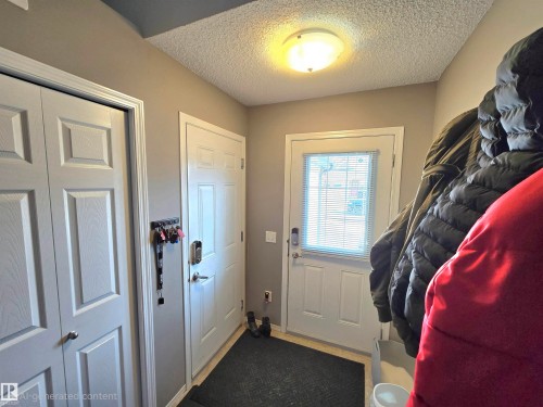 24 6520 2 Avenue Sw, Edmonton, AB - Indoor Photo Showing Other Room