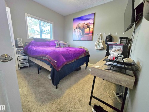 24 6520 2 Avenue Sw, Edmonton, AB - Indoor Photo Showing Bedroom