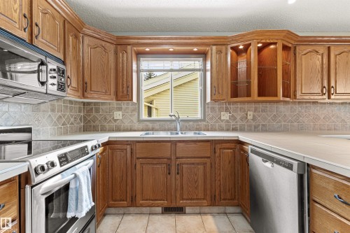 205 Oeming Road, Edmonton, AB - Indoor Photo Showing Kitchen With Double Sink
