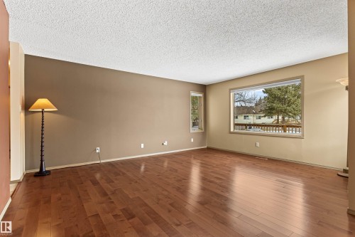 205 Oeming Road, Edmonton, AB - Indoor Photo Showing Other Room