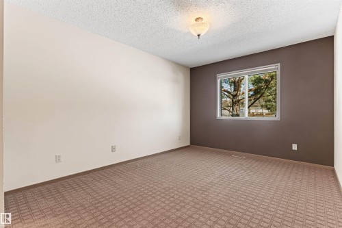 205 Oeming Road, Edmonton, AB - Indoor Photo Showing Other Room