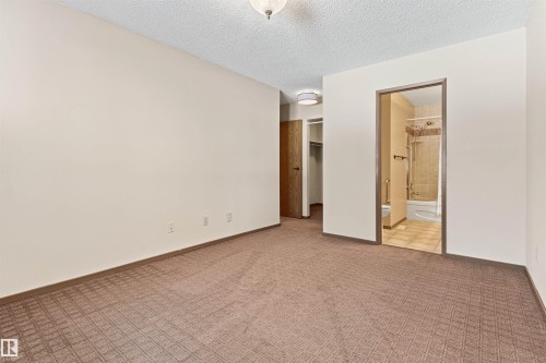 205 Oeming Road, Edmonton, AB - Indoor Photo Showing Other Room