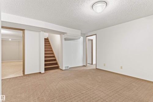 205 Oeming Road, Edmonton, AB - Indoor Photo Showing Other Room