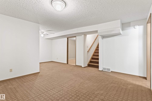 205 Oeming Road, Edmonton, AB - Indoor Photo Showing Other Room