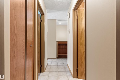 205 Oeming Road, Edmonton, AB - Indoor Photo Showing Other Room