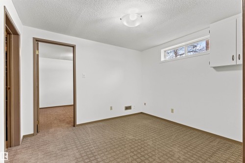 205 Oeming Road, Edmonton, AB - Indoor Photo Showing Other Room