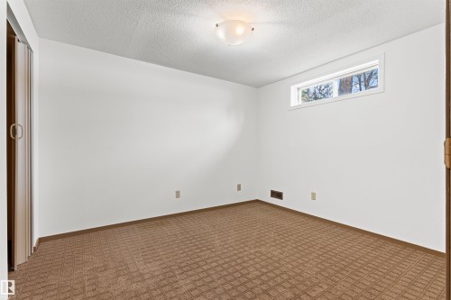 205 Oeming Road, Edmonton, AB - Indoor Photo Showing Other Room