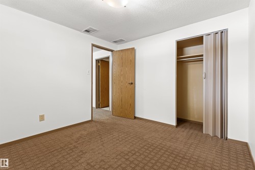 205 Oeming Road, Edmonton, AB - Indoor Photo Showing Other Room