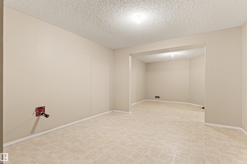 205 Oeming Road, Edmonton, AB - Indoor Photo Showing Other Room
