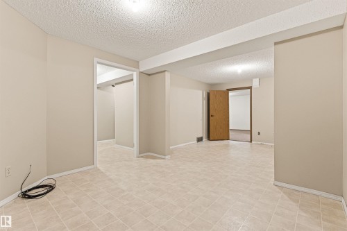 205 Oeming Road, Edmonton, AB - Indoor Photo Showing Other Room