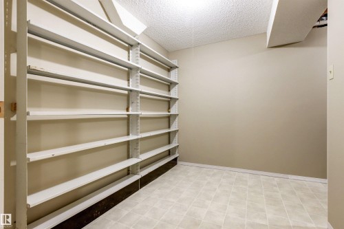 205 Oeming Road, Edmonton, AB - Indoor Photo Showing Other Room