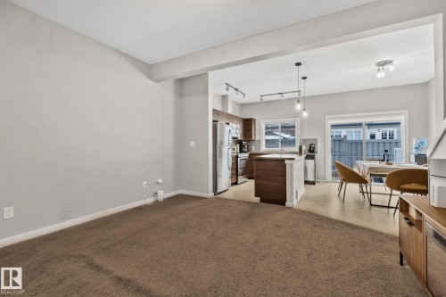 11 3710 Allan Drive, Edmonton, AB - Indoor Photo Showing Kitchen