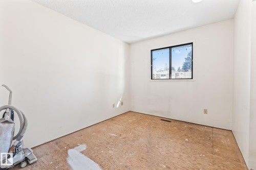 160 Clareview Road, Edmonton, AB - Indoor Photo Showing Other Room