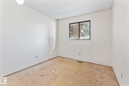 160 Clareview Road, Edmonton, AB - Indoor Photo Showing Other Room