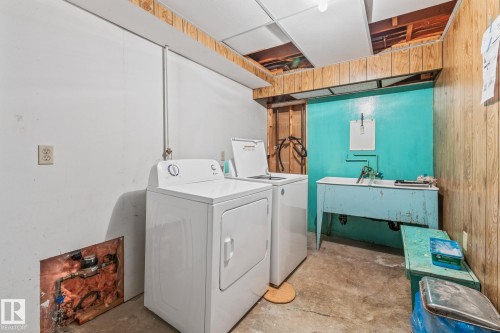 160 Clareview Road, Edmonton, AB - Indoor Photo Showing Laundry Room