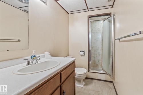 160 Clareview Road, Edmonton, AB - Indoor Photo Showing Bathroom