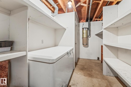 160 Clareview Road, Edmonton, AB - Indoor Photo Showing Laundry Room