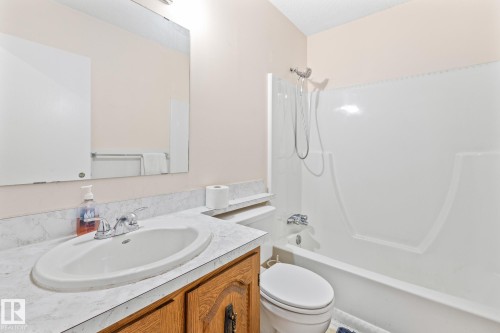 160 Clareview Road, Edmonton, AB - Indoor Photo Showing Bathroom
