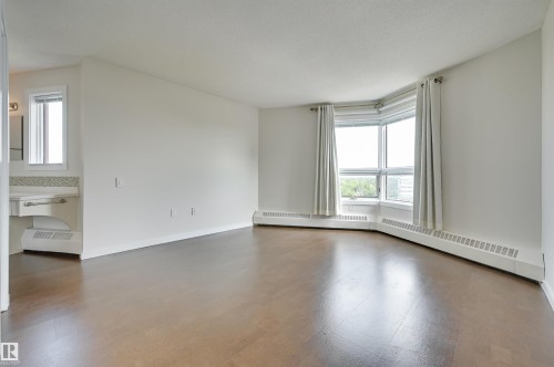 1003 12319 Jasper Avenue, Edmonton, AB - Indoor Photo Showing Other Room